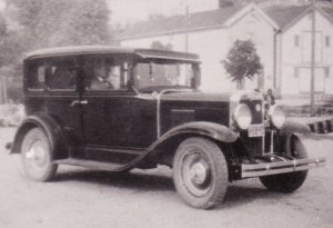 35 Familien Holstads bil mens de bodde på Fjære ved Grimstad